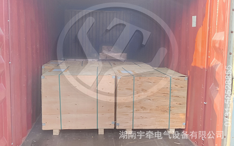 礦用電機(jī)車(chē)配件出口海外3.jpg